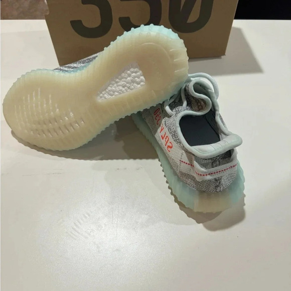 adidas gazelle silver green womens adidas Yeezy Boost 350 V2 Blue Tint
